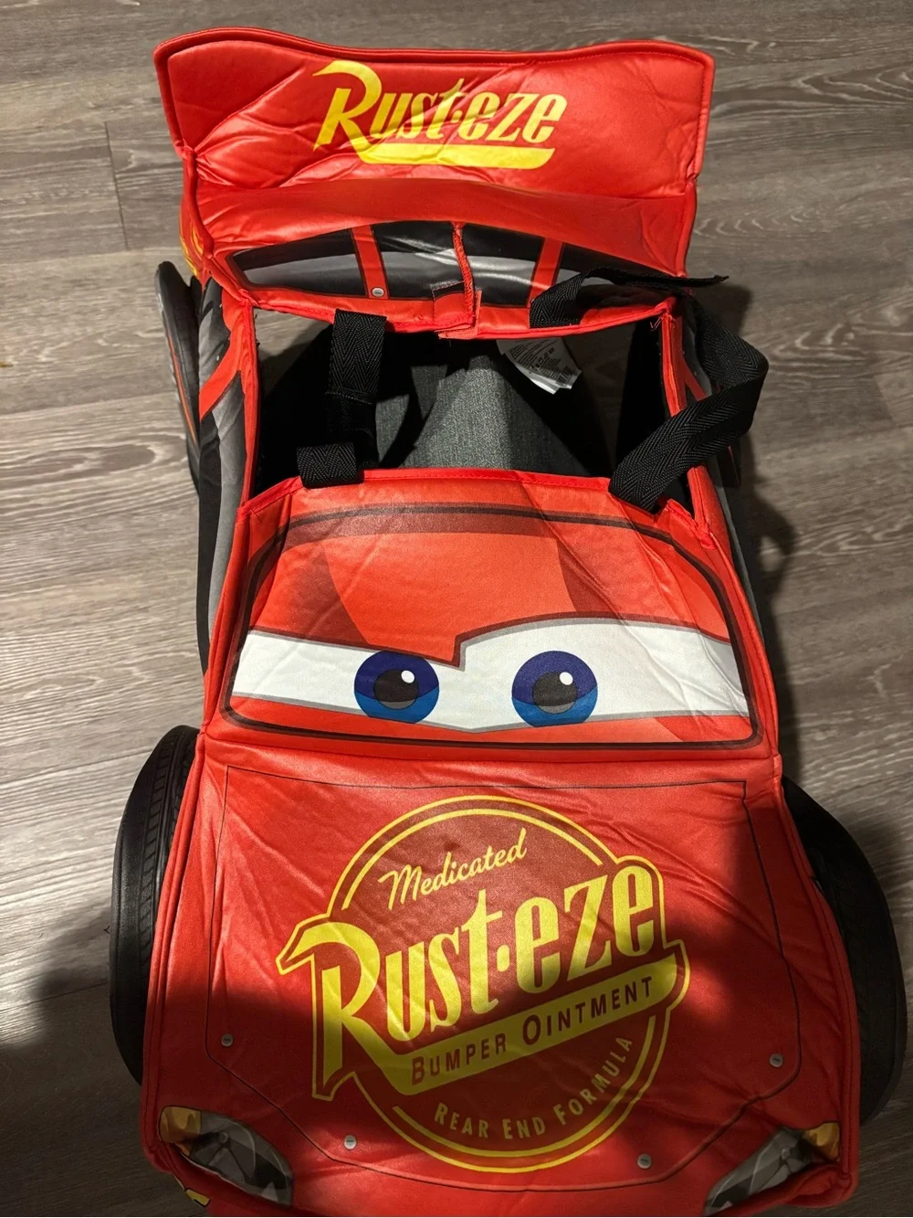 Lightning McQueen Cars 3D Racecar costume - Picture 7 of 8